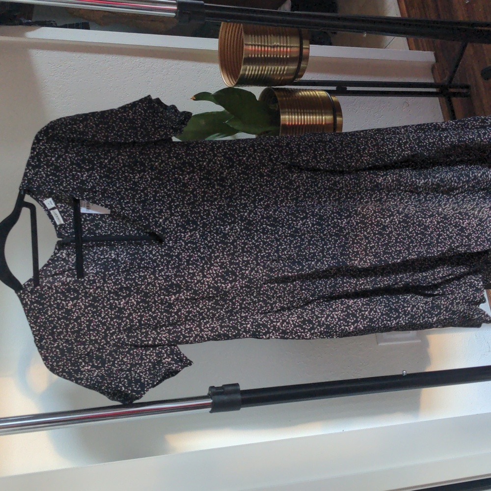 Gap Short Sleeve Fit and Flare V-Neck Dress